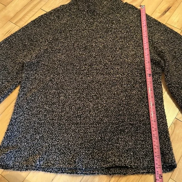 Zara Turtle Neck - Picture 4 of 5